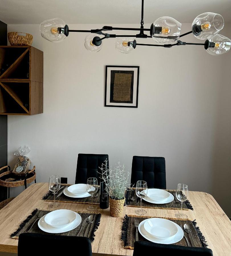 V Residence Apartments ราบัซ ภายนอก รูปภาพ