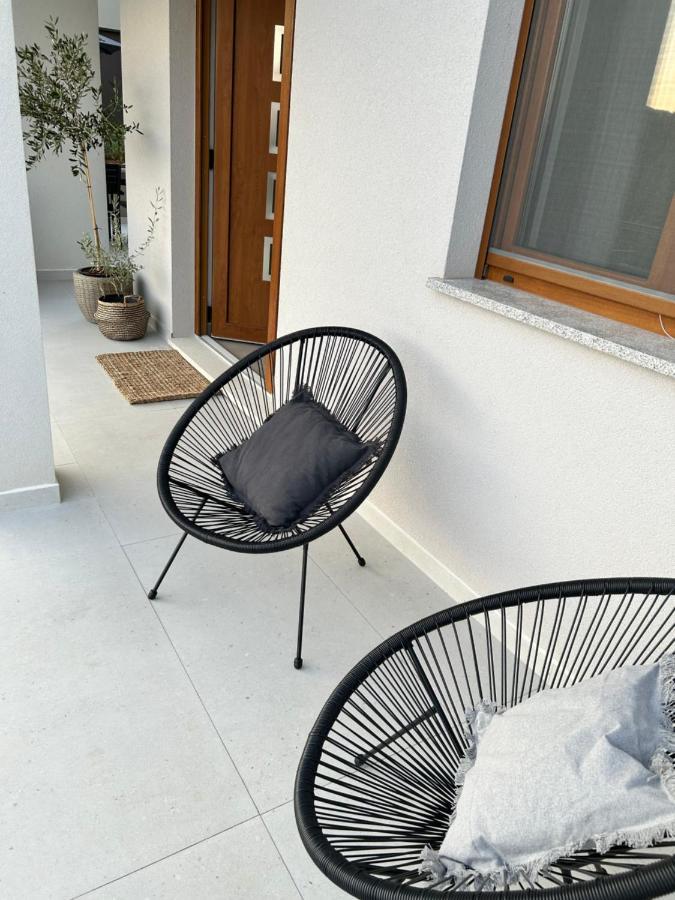 V Residence Apartments ราบัซ ภายนอก รูปภาพ