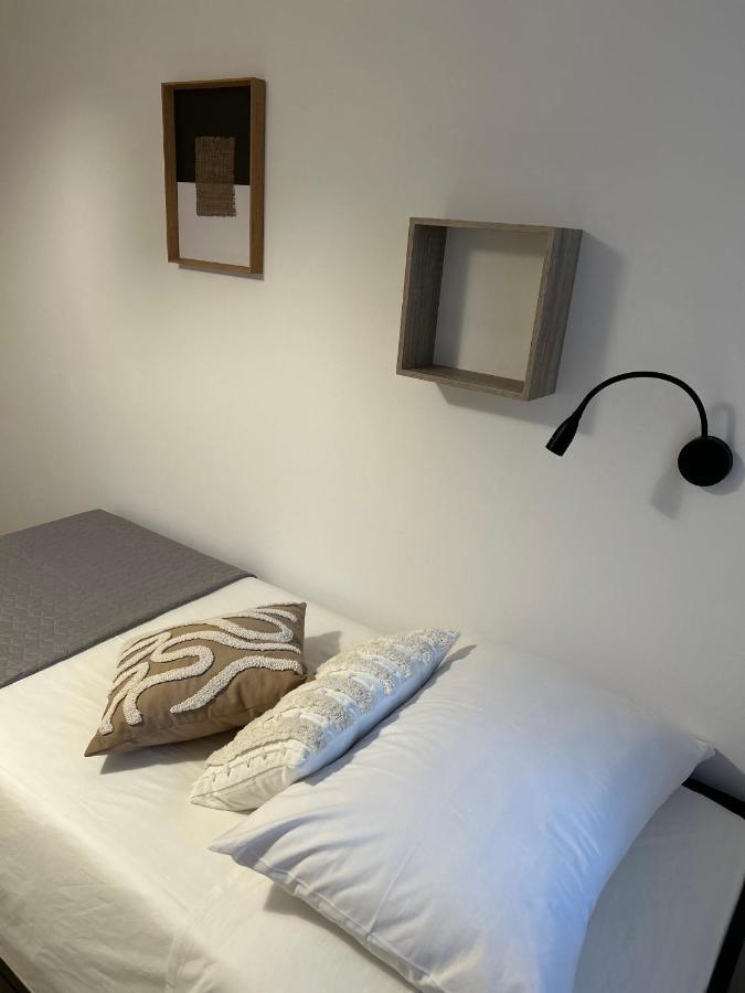 V Residence Apartments ราบัซ ภายนอก รูปภาพ