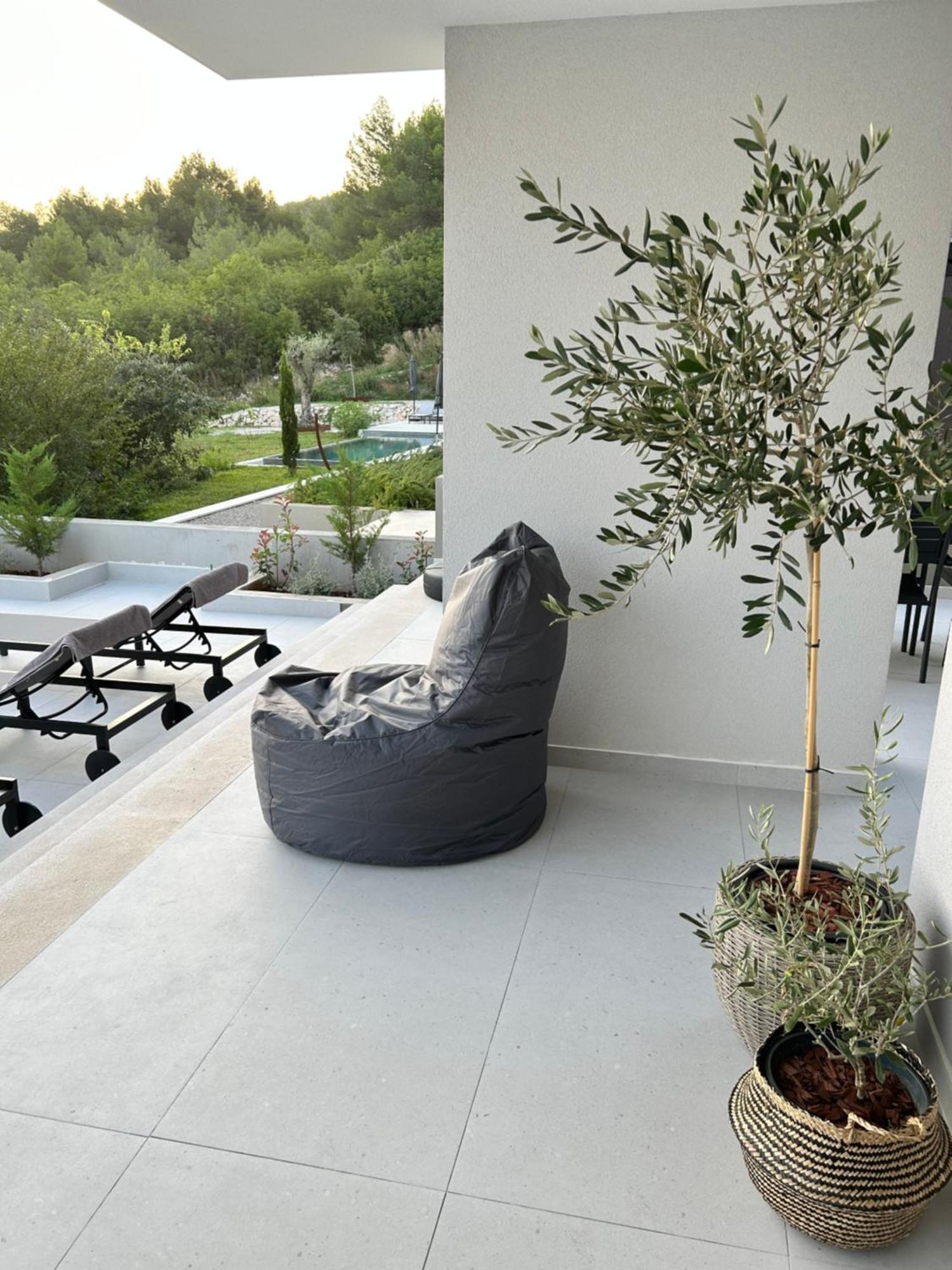 V Residence Apartments ราบัซ ภายนอก รูปภาพ