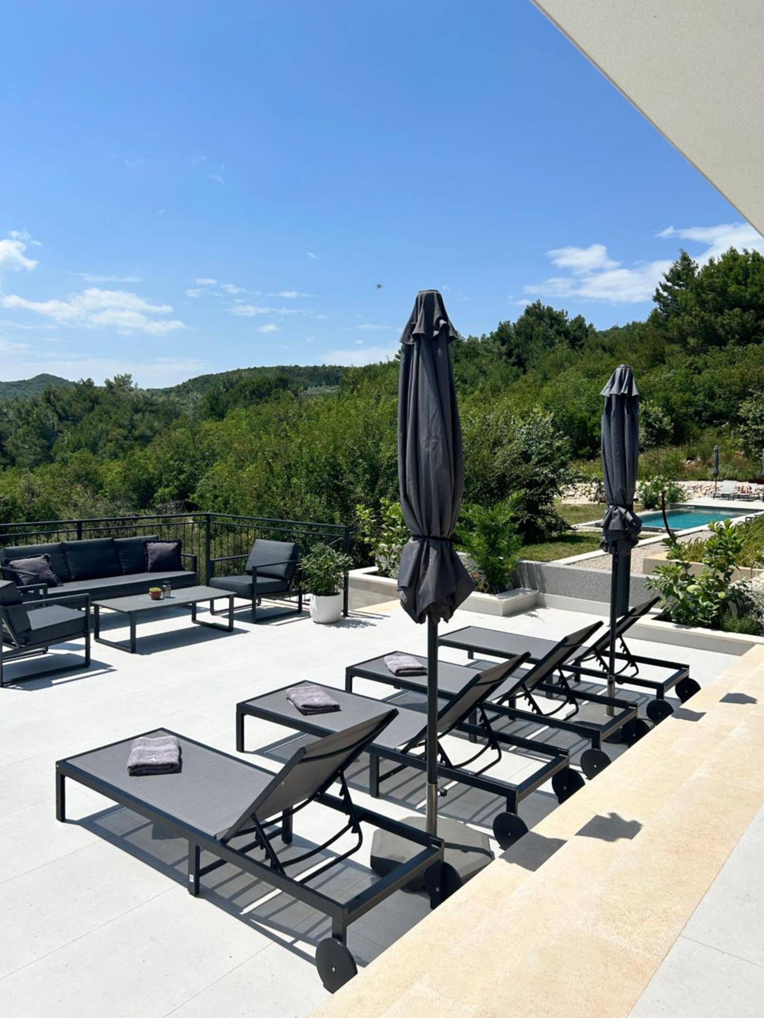 V Residence Apartments ราบัซ ภายนอก รูปภาพ
